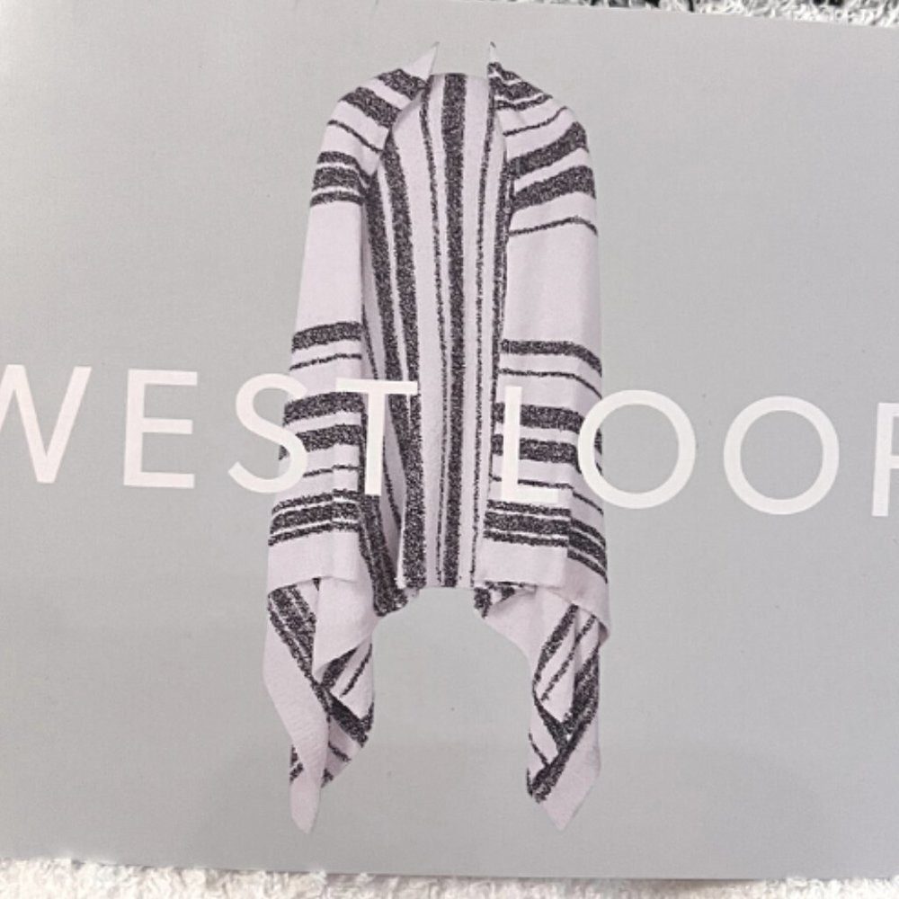 Cozy‎ Wrap One Size New With Tags Black and White NWT Super Soft